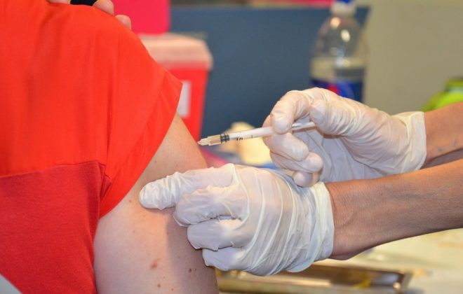 SEMPRE: Vacunación antigripal 2020 para mayores de 64 en farmacias previa cita telefónica