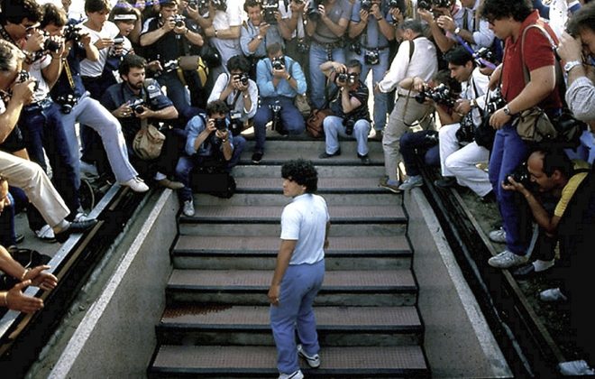 El estadio San Paolo pasará a llamarse Diego Armando Maradona