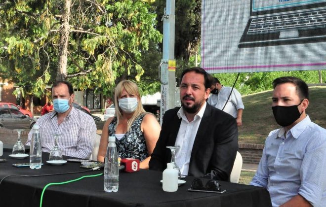 Santa Rosa: Presentaron nuevo sistema de estacionamiento medido