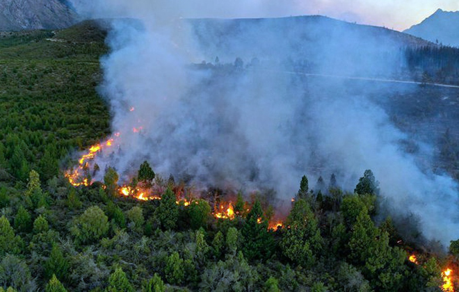 El Bolsón: Son más de 7.000 las hectáreas quemadas e investigan origen del incendio