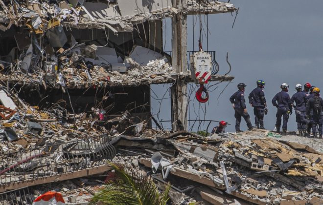 Aumentan a 11 los muertos por el derrumbe del edificio en Miami y hay 150 desaparecidos