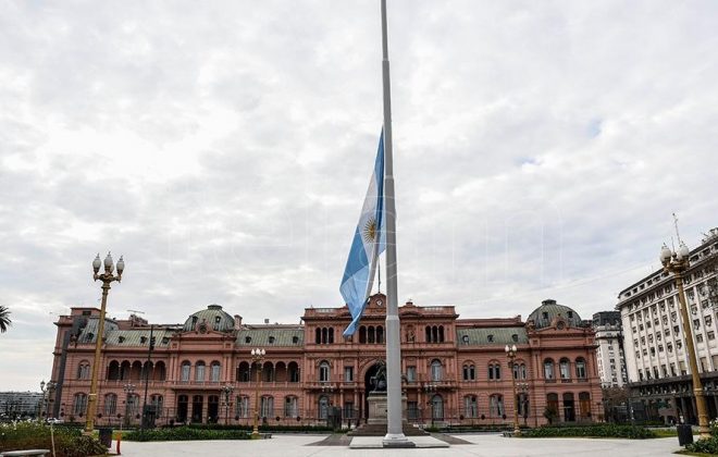 Cinco días de Duelo Nacional en homenaje a los más de 100 mil muertos por coronavirus