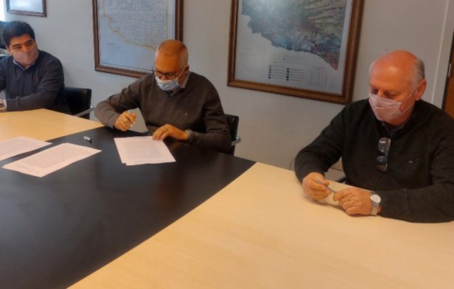 Firmaron convenio para realizar obras de saneamiento en Parera