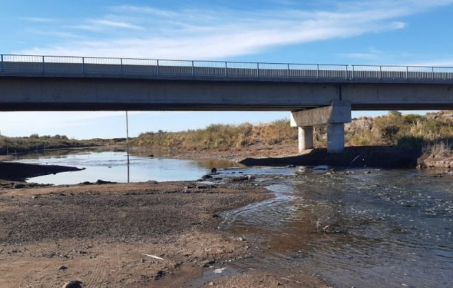 Estudiantes limpiarán un sector de lecho y ribera del río Salado