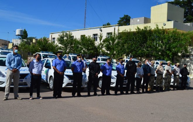 Se entregaron móviles policiales para distintas dependencias