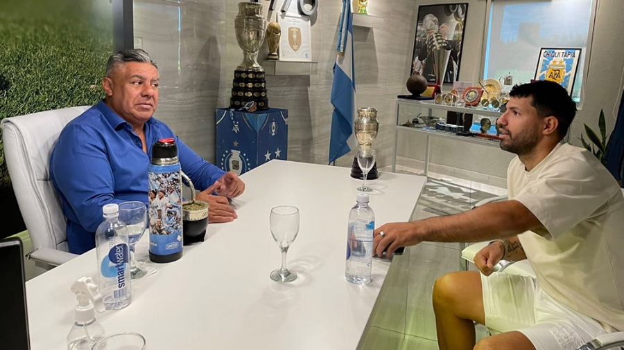 El “Kun” Agüero se reunió con Tapia y ¿se incorpora a la Selección?