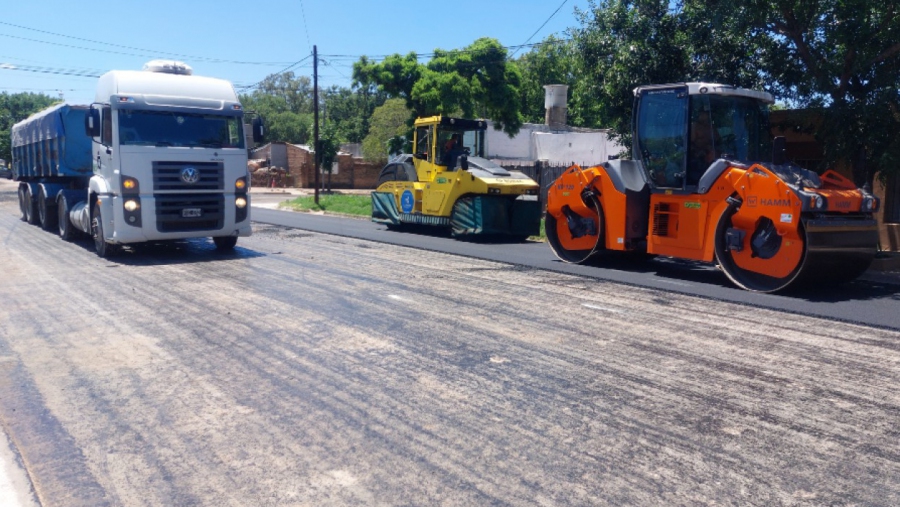 General Pico: siguen las obras de asfalto en sector urbano
