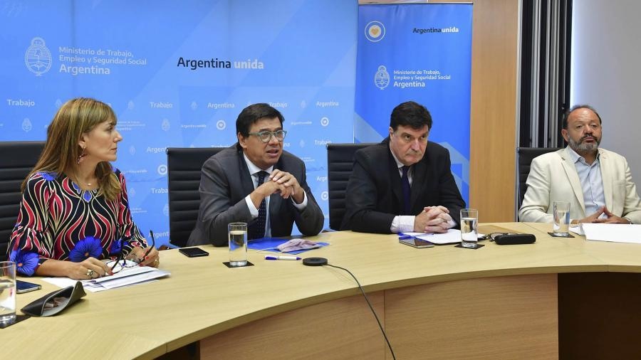 Sindicalistas y empresarios acordaron un nuevo salario mínimo de $47.850