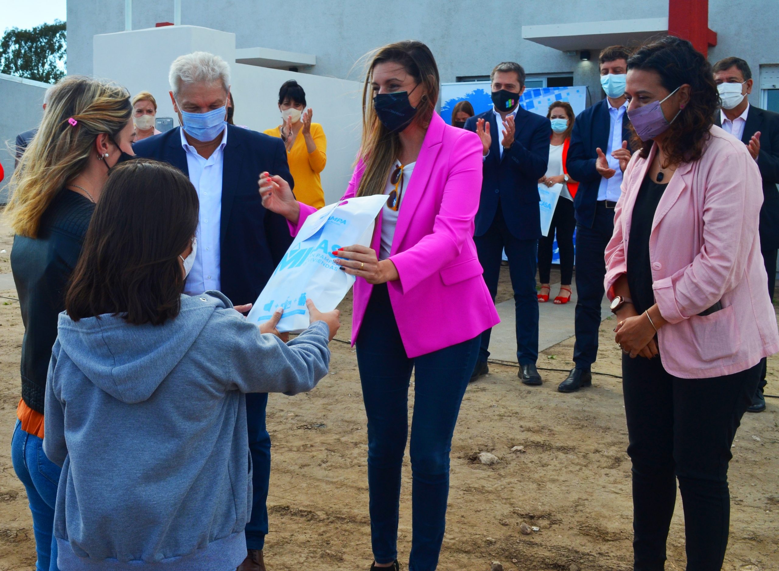 Plan “Mi Casa”: seis familias de San Martín recibieron sus viviendas