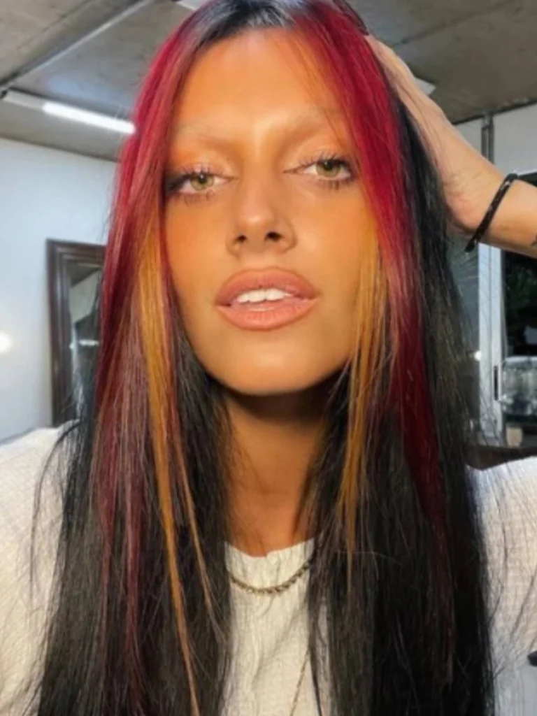 El drástico cambio de imagen de Oriana Sabatini: cejas platinadas y mechas de colores