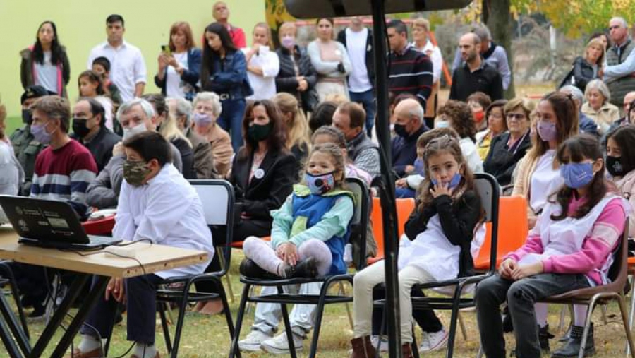 Unanue festejó el centenario de la Escuela Nº144