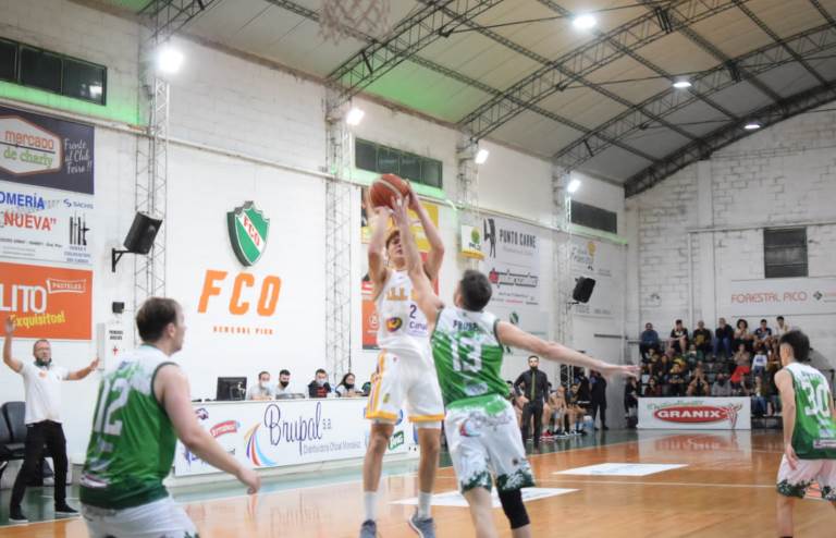 Básquetbol: All Boys de Santa Rosa derrotó a Ferro de Pico y se aseguró un lugar en la próxima fase