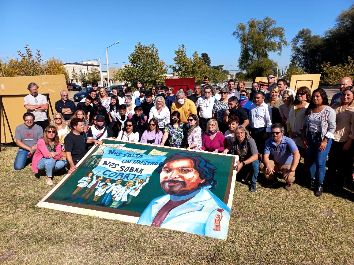 Santa Rosa: Impusieron el nombre de Carlos Fuentealba en una plazoleta