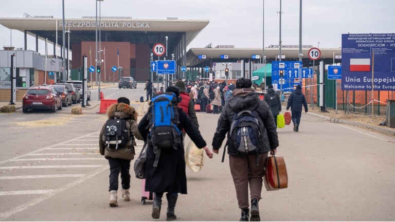 Polonia reportó por primera vez más gente que volvió a Ucrania que al revés