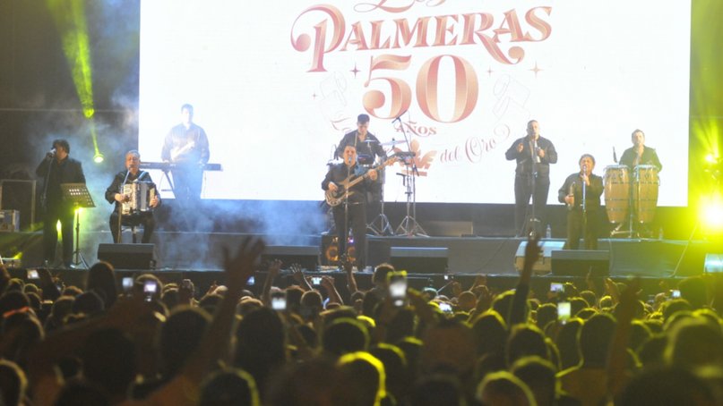 Gran marco de público en el recital de Los Palmeras