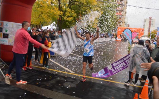 “A Pampa Traviesa”: Luis Molina y Karina Fuentealba los ganadores de los 42K