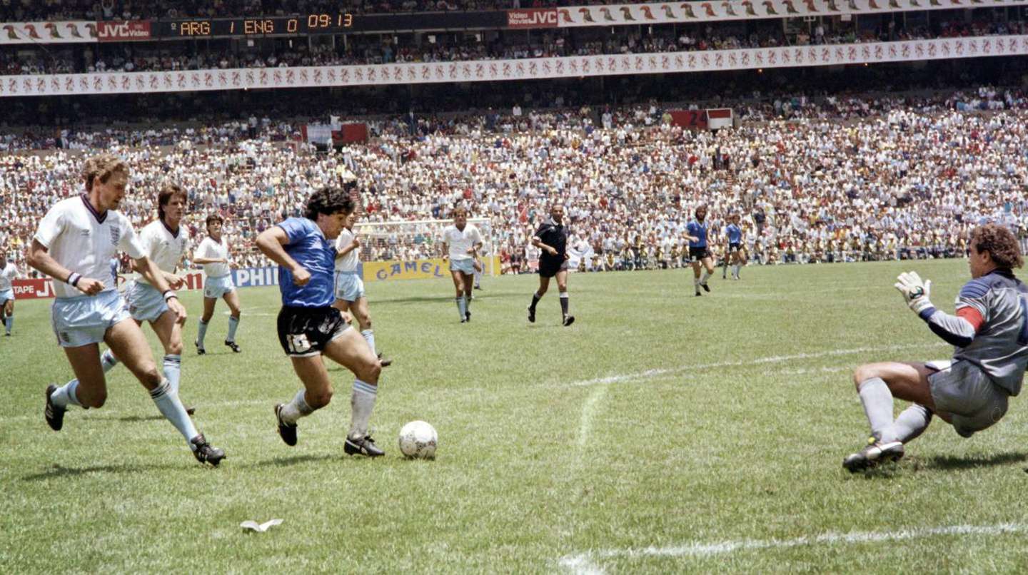 Subastan la camiseta que Diego Maradona usó contra Inglaterra: buscan recaudar 7 millones de dólares