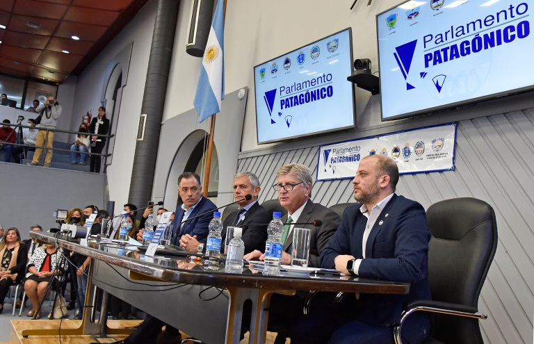 “La Patagonia es un emblema nacional”, dijo Ziliotto al inaugurar el Parlamento Patagónico en Santa Rosa