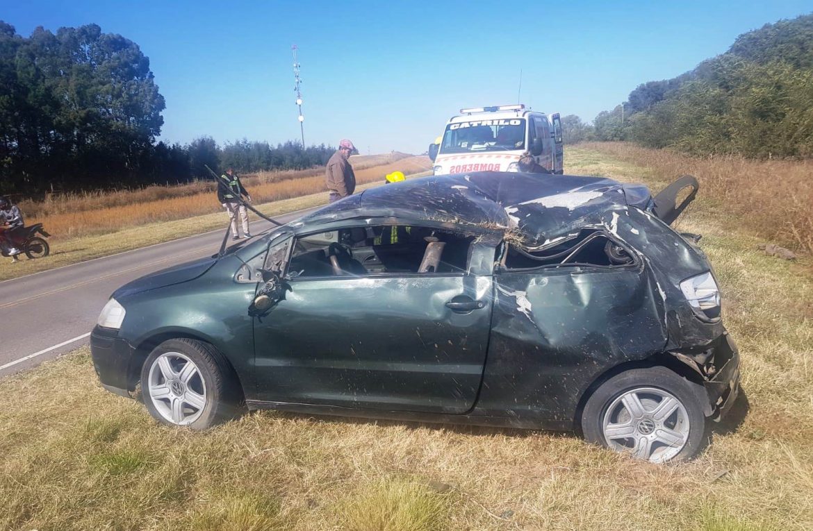 Cuatro heridos en un vuelco en la ruta 1