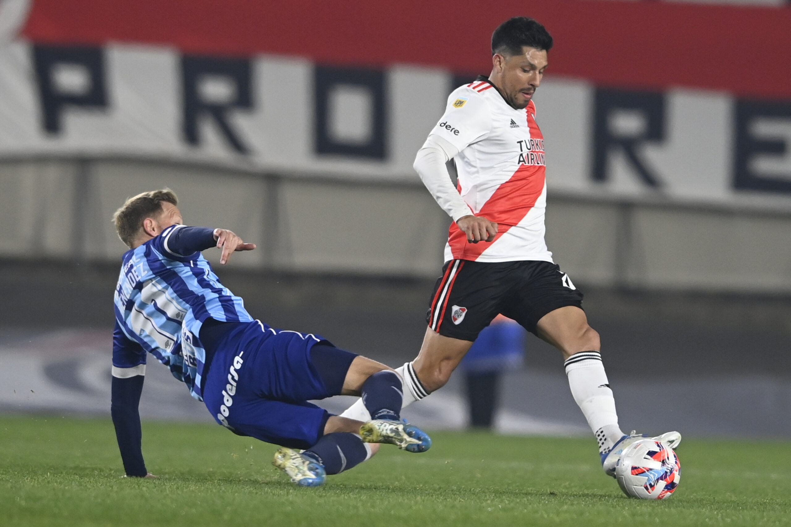 River intentó pero se quedó con un solo punto frente a Atlético Tucumán