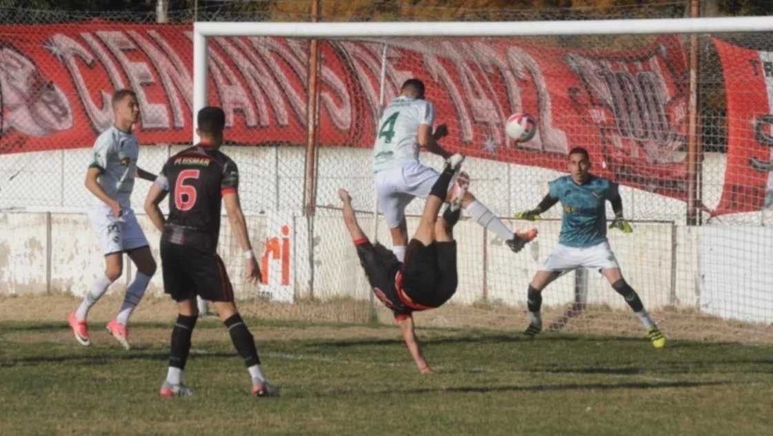 Ferro suma una nueva derrota y se hunde en la tabla