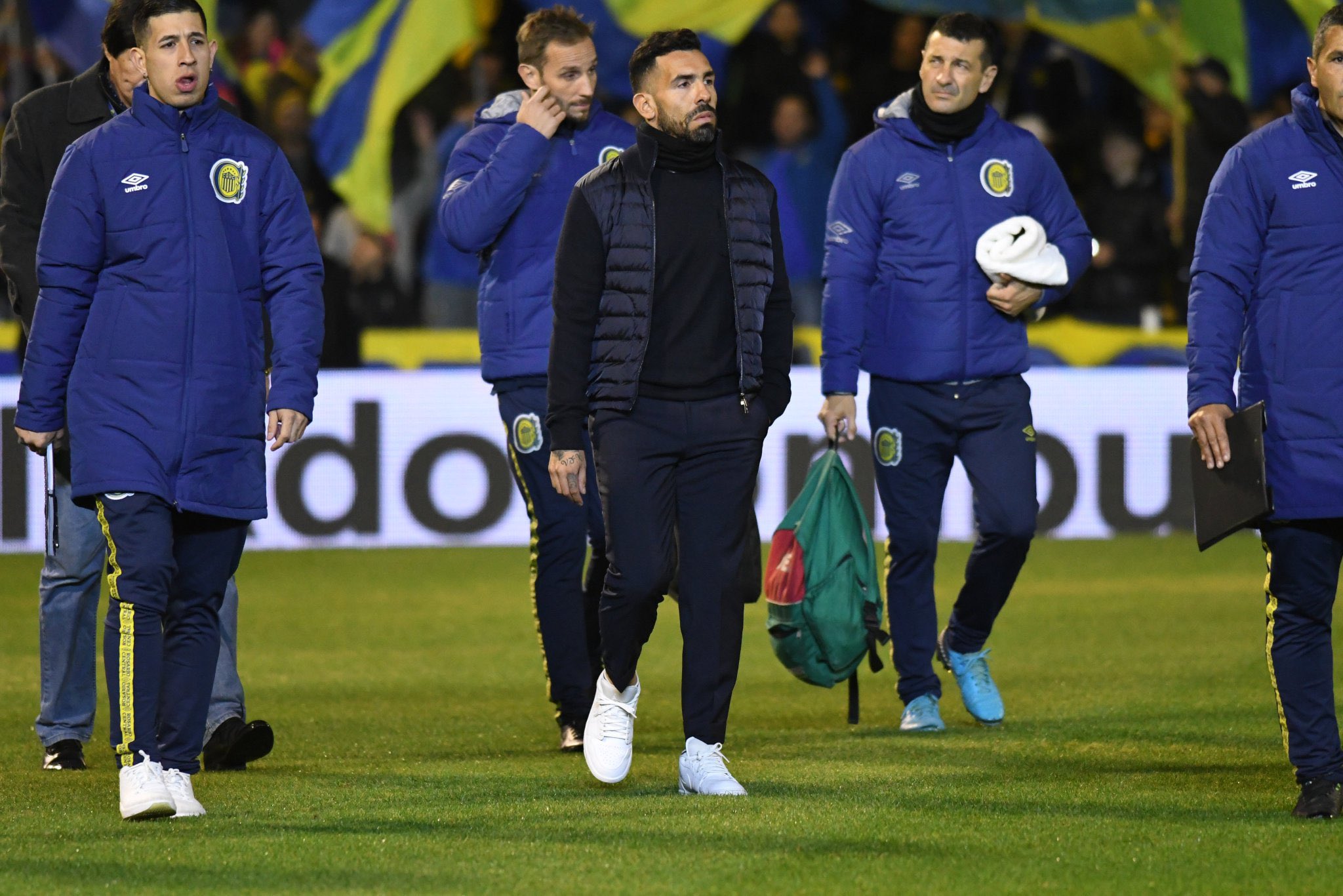 Derrota de Rosario Central en el debut de Tevez