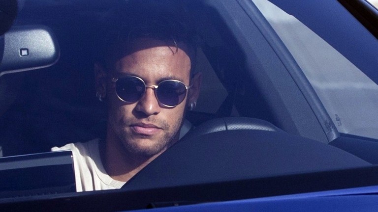 Brasil: el jet privado de Neymar aterrizó de emergencia en el norte del país