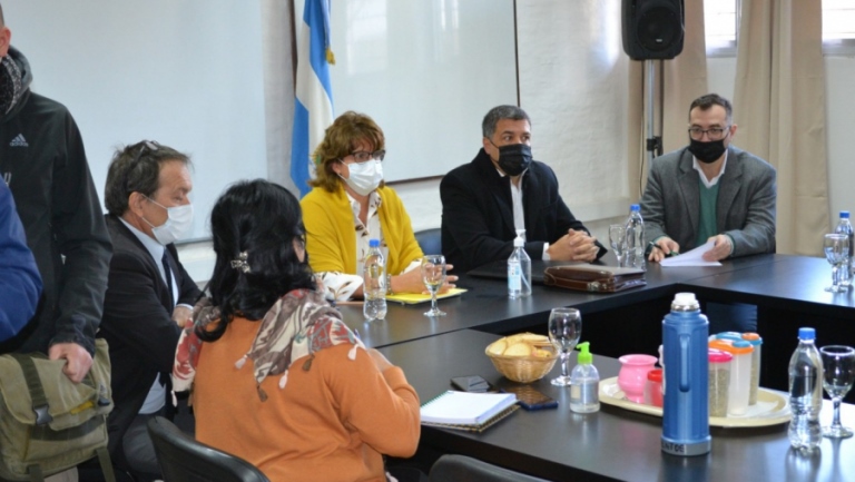 Maccione: “El diálogo con los gremios es el camino para alcanzar acuerdos y fortalecer el sistema educativo”