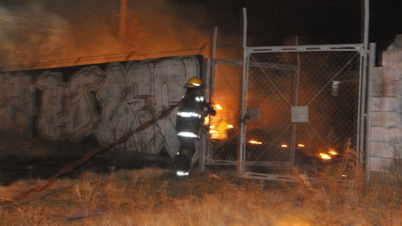 Santa Rosa: Incendio de una antena y peligro de caída