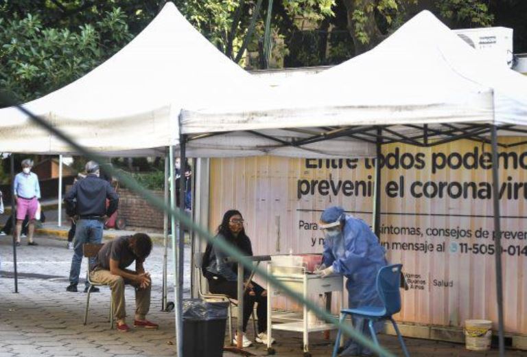 El reporte semanal de coronavirus marcó un nuevo descenso de contagios en la provincia