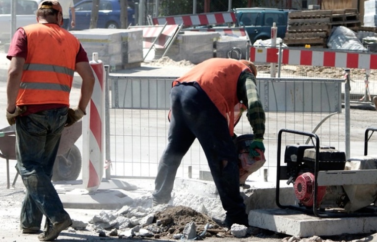 La tasa de desocupación bajó al 7% en el primer trimestre del año