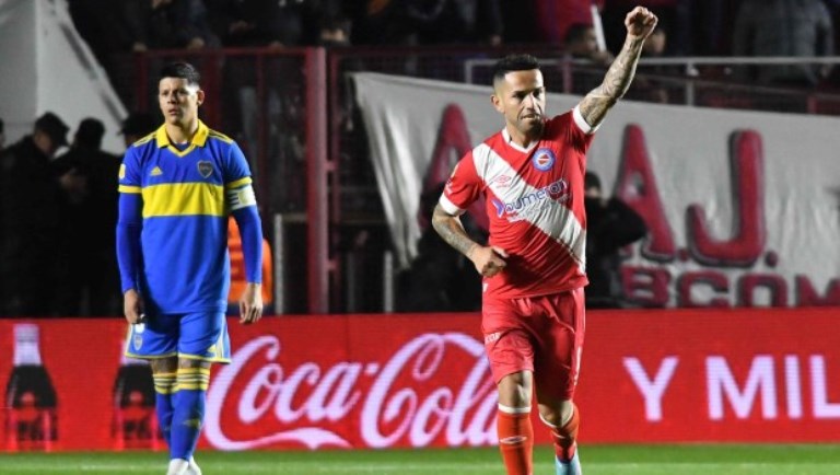 Fútbol: Boca cayó ante Argentinos y no encuentra el rumbo