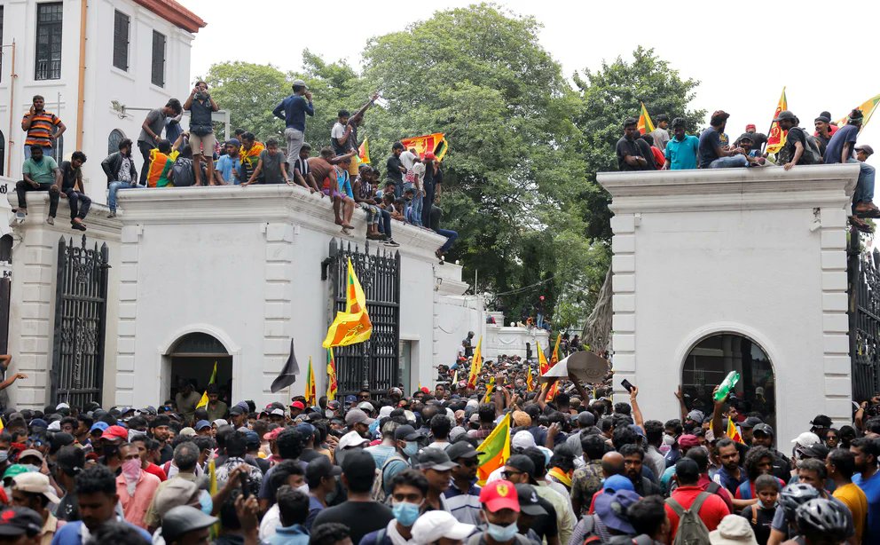 Sri Lanka: Manifestantes tomaron el palacio presidencial en medio del escandalo social