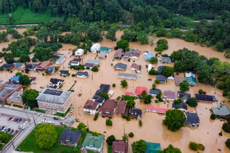 EEUU: La inundación de Kentucky deja al menos 16 muertos