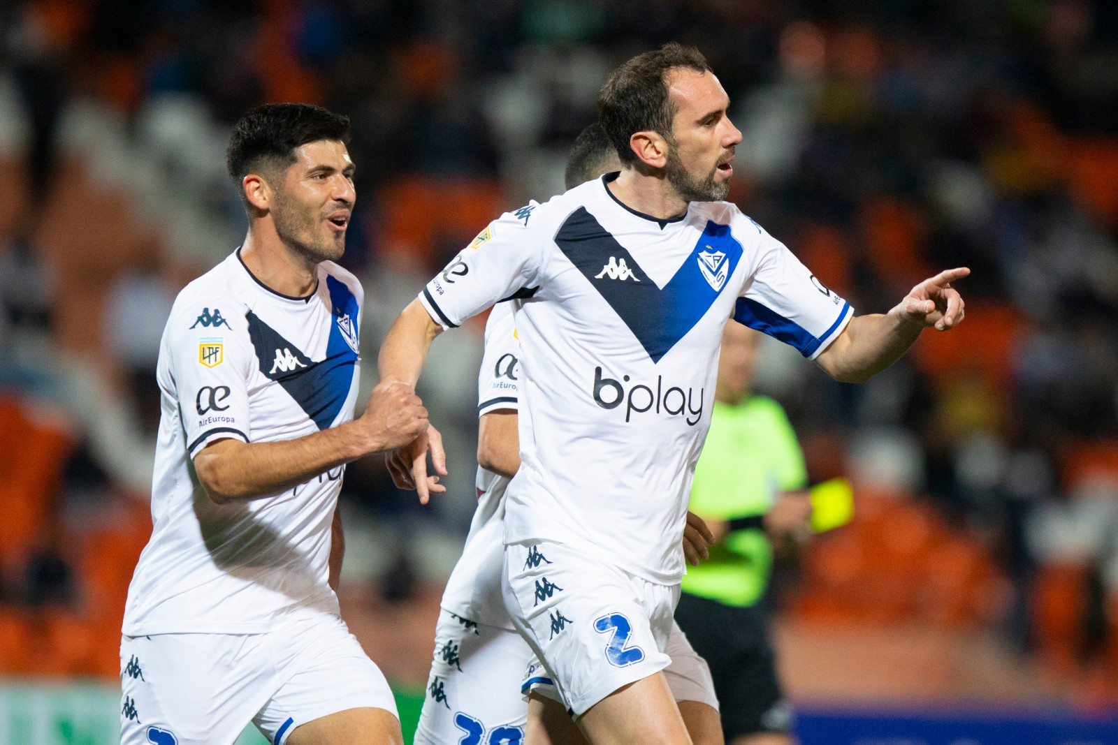 Godoy Cruz-Vélez: Empate, blooper de Hoyos y debut en las redes para Diego Godín