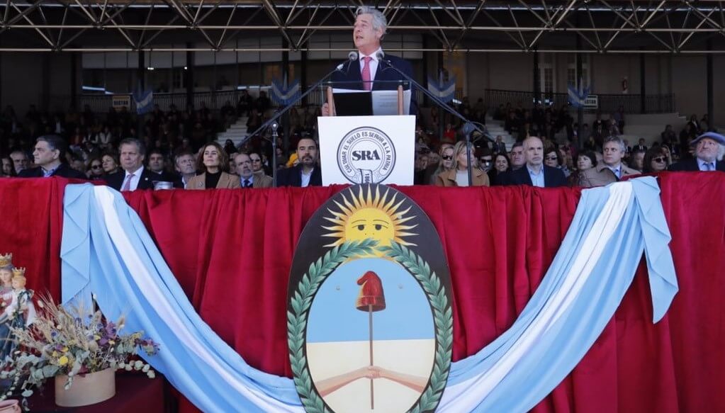 Inauguración en la Rural: El presidente de la Sociedad Rural pidió la baja de retenciones