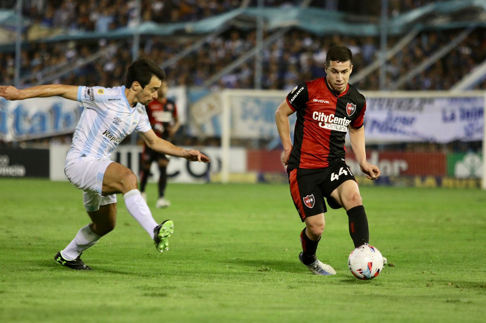 Atlético Tucumán sigue imparable y lidera en soledad