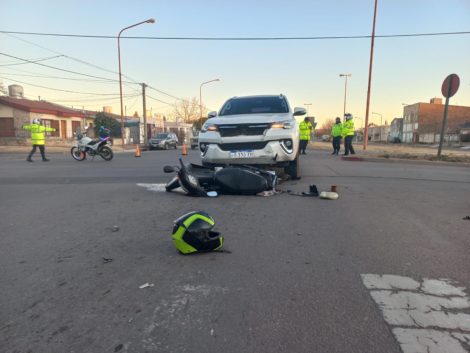 Santa Rosa: Chocaron una camioneta y una moto, un herido