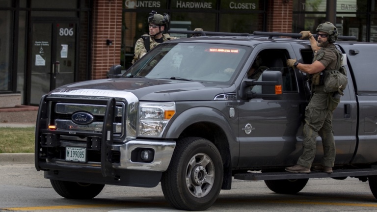 Estados Unidos: Seis muertos y 24 heridos por un tiroteo en el desfile del Día de la Independencia