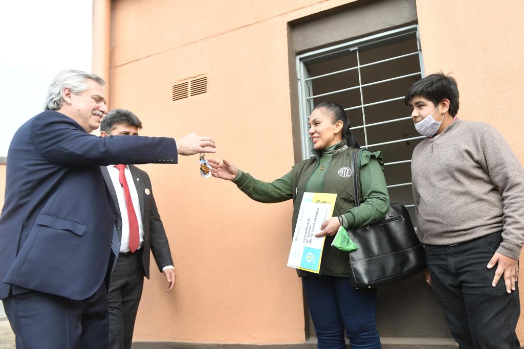 El presidente Alberto Fernández participó de entregas de viviendas en Tucumán