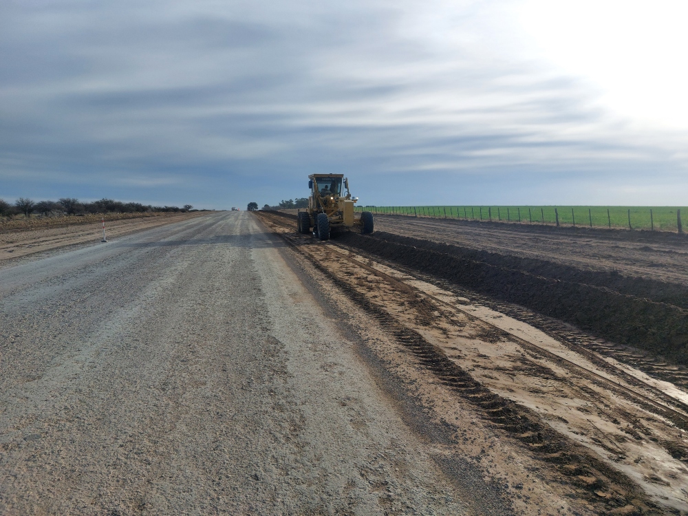 Inició la obra de repavimentación y ensanchamiento de la ruta provincial Nº20