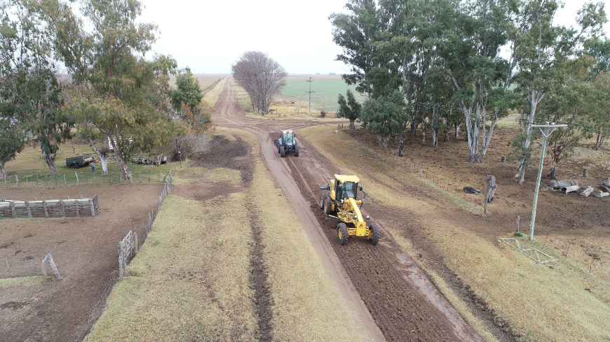 Agustoni: Mantiene los caminos vecinales para apuntalar el sector agropecuario