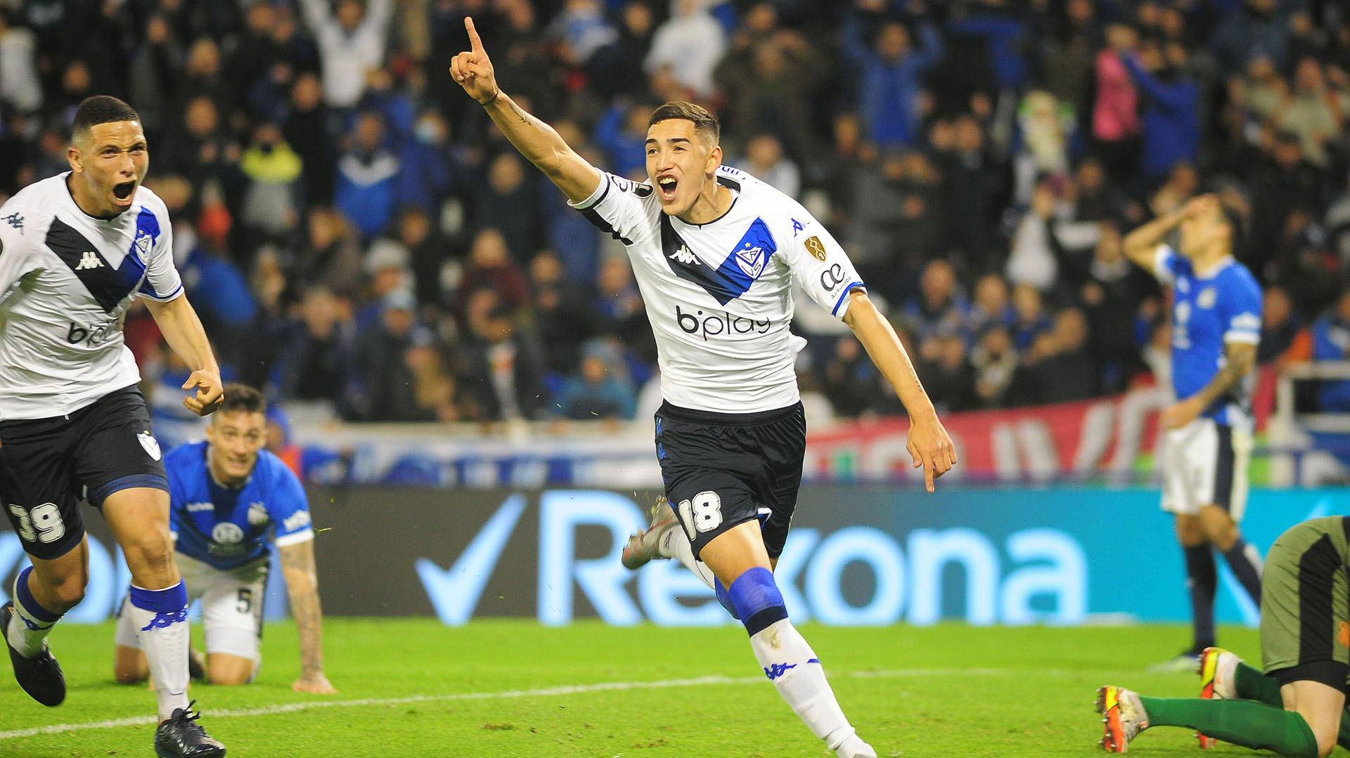 Fútbol: Vélez venció a Talleres y es semifinalista de la Copa Libertadores