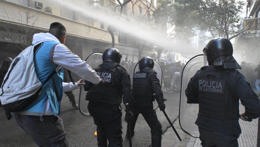 Máximo Kirchner fue agredido por la Policía de la Ciudad de Buenos Aires durante las manifestaciones