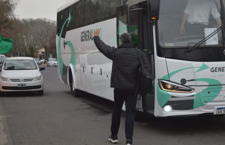 Fútbol: Mauricio Romero regresó como DT a Ferro de Pico y ya viajó a San Luis con la delegación