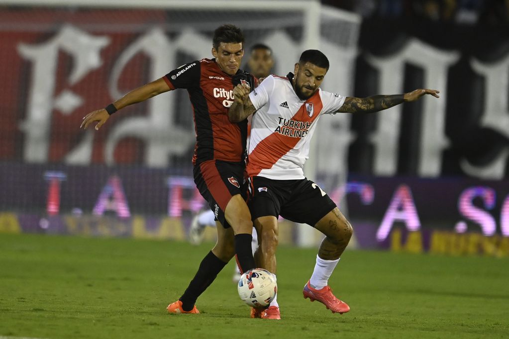 River recibe a Newell`s en busca de prenderse a la pelea por el campeonato