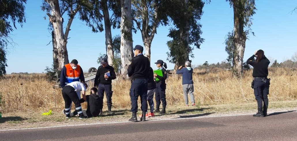 Un joven volcó en la Ruta 1