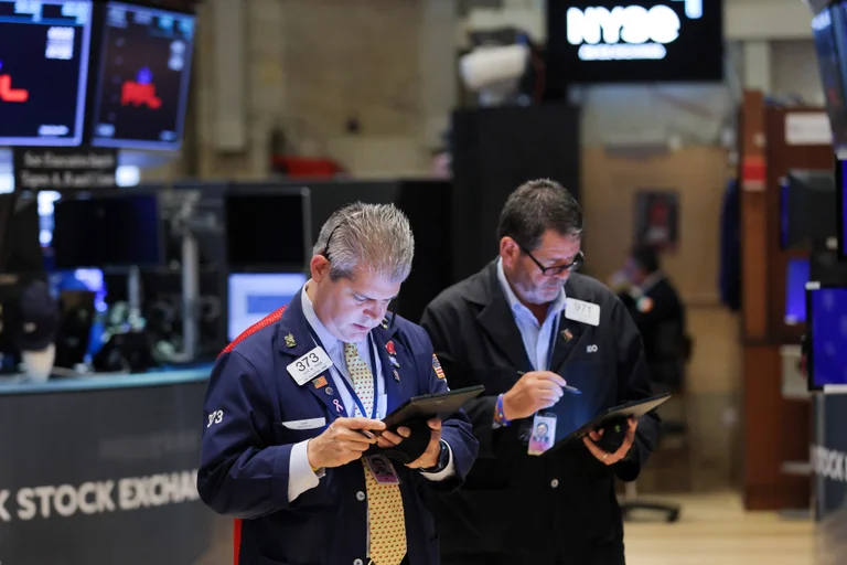 Efecto Massa: Suben los bonos y acciones argentinas en Wall Street