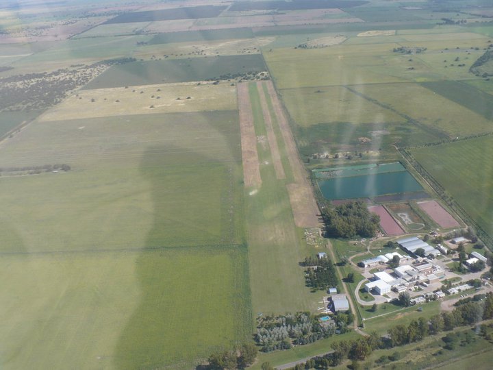 Prueba en el Club de Planeadores garantiza los vuelos del avión sanitario del Gobierno