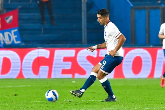 Fútbol: Perdió Nacional en la vuelta de Suárez